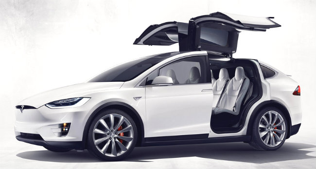 Review: Meet Tesla’s Model X, 250-mile range, Falcon Wing doors