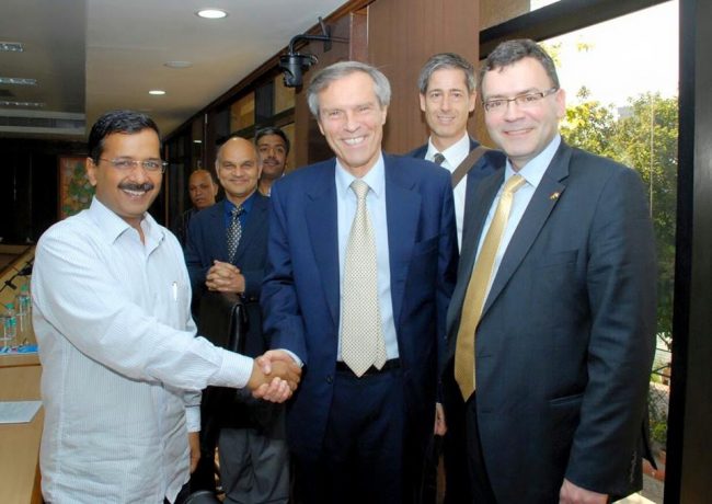 Uber officials meet Arvind Kejriwal, Discuss Surge Pricing