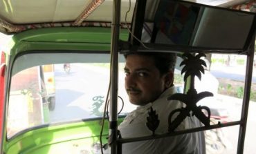 Uber's Rival in Pakistan Uses Rickshaws, Low-Tech Phones