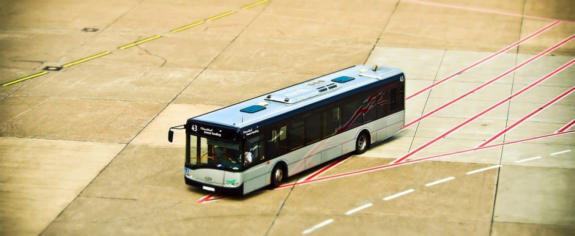Indian Government in Talks With SoftBank For Funding 2 Lakh e-Buses