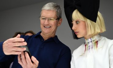 Was That An iPhone 8 That Tim Cook Was Carrying In His Pocket