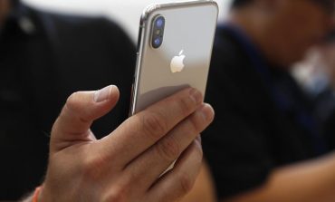 Apple Sued by iPhone Owners Over Intentional Slowing of Older iPhones