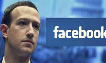 Facebook Boardroom War in Swing : Investor's Want Mark Zuckerberg To Step Down