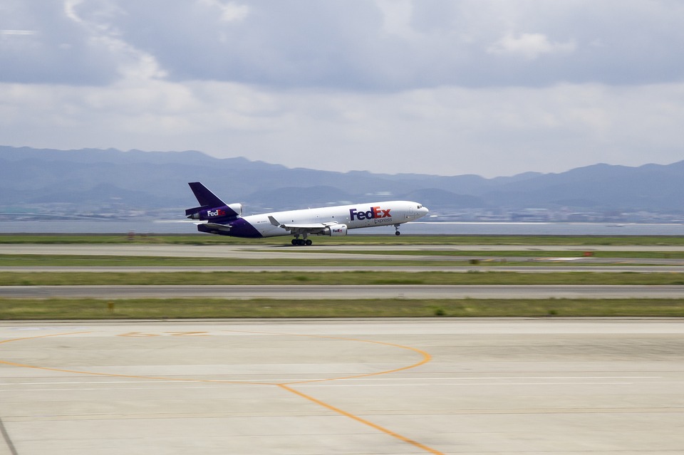 FedEx to acquire eCommerce platform ShopRunner